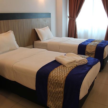 Aster Hotel Bukit Jalil Куала-Лумпур Экстерьер фото